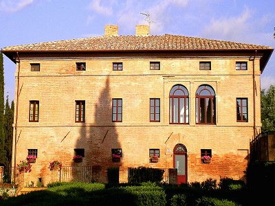 11 bedroom Hotel for sale with countryside view in Montalcino, Tuscany