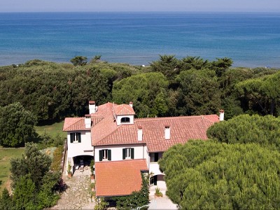 9 bedroom Villa for sale with sea view in Livorno, Tuscany