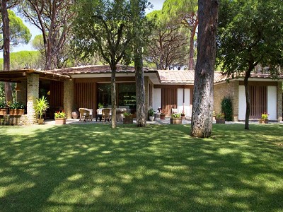 6 bedroom Villa for sale in Roccamare, Tuscany