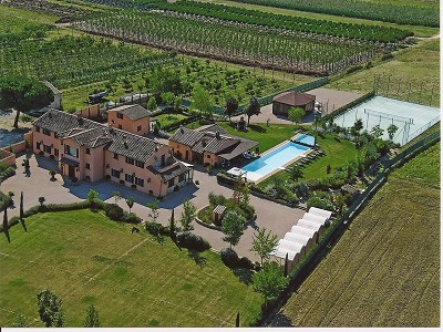 8 bedroom Villa for sale with countryside view in Castiglione del Lago, Umbria