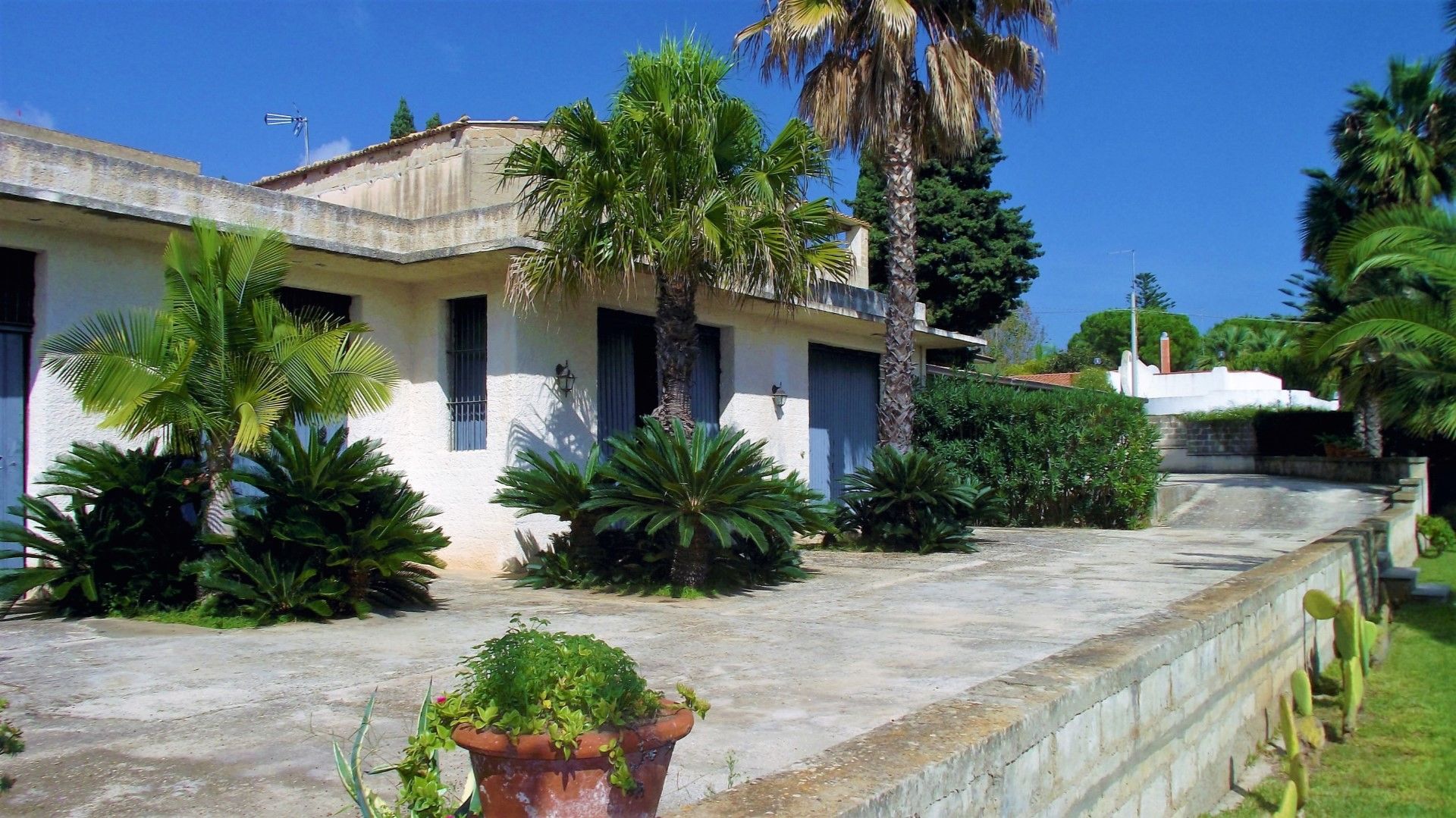 7 bedroom Villa for sale with sea view in Fontane Bianche, Sicily