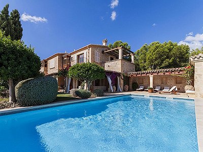 6 bedroom Villa for sale with sea view in Camp de Mar, Mallorca