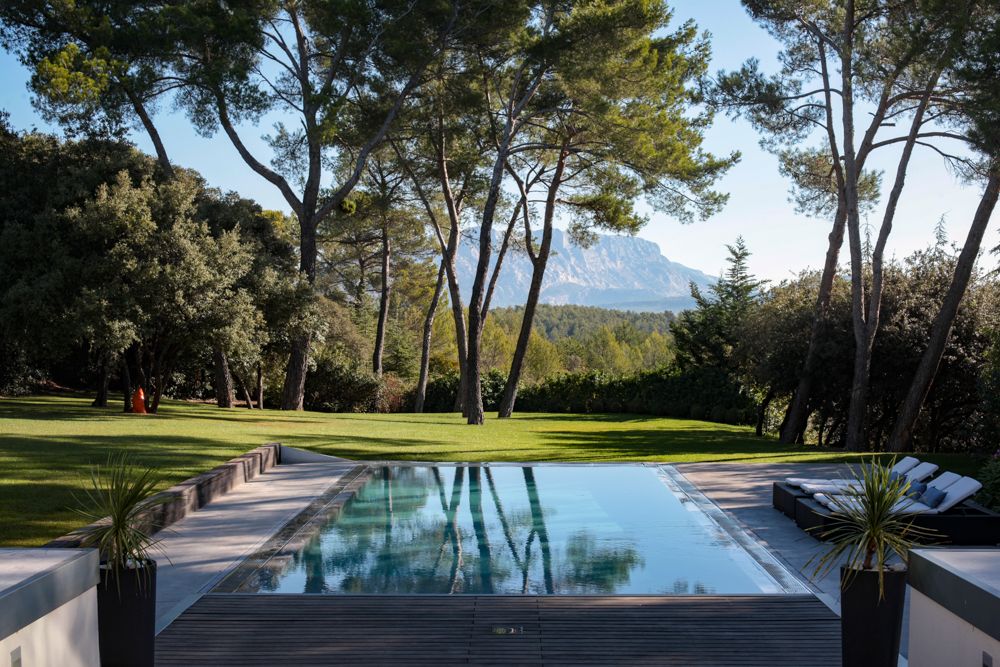 - 5 bedroom Villa for sale in Aix en Provence, Cote d'Azur French Riviera