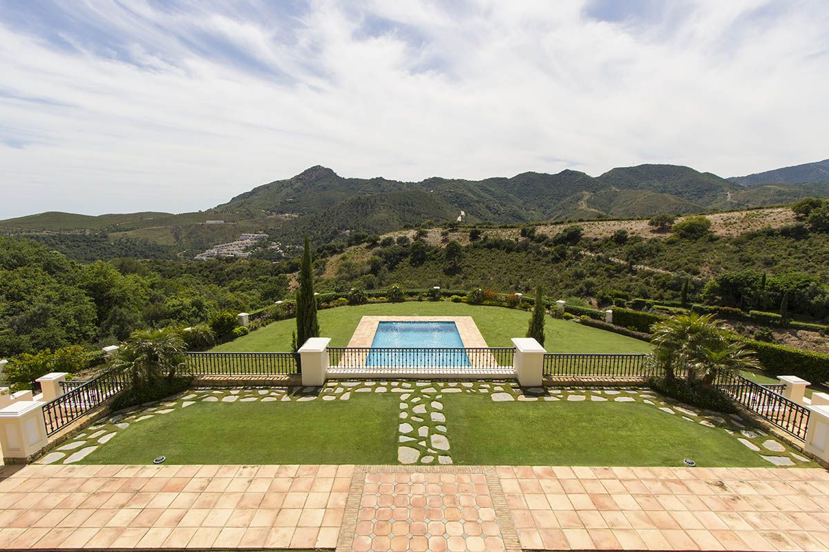 10 bedroom Villa for sale with panoramic view in La Zagaleta Golf, Benahavis, Andalucia