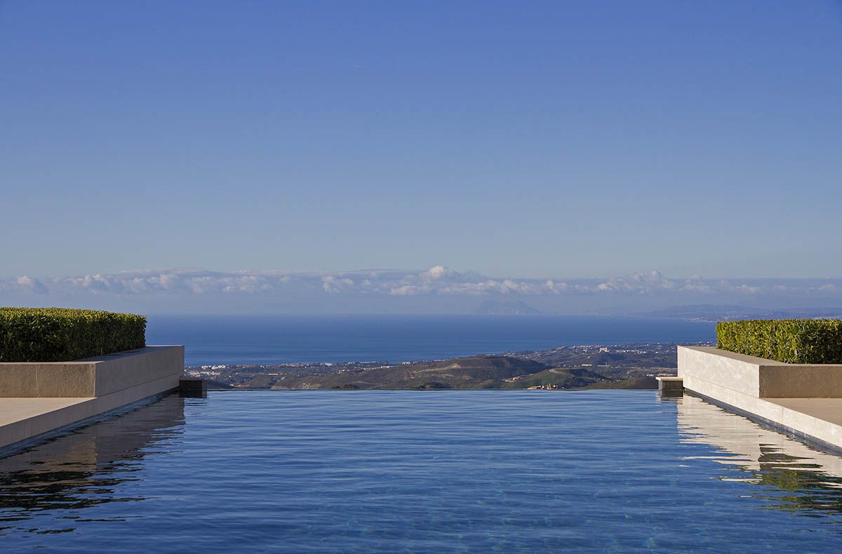 6 bedroom Villa for sale with sea and panoramic views in La Zagaleta Golf, Benahavis, Andalucia