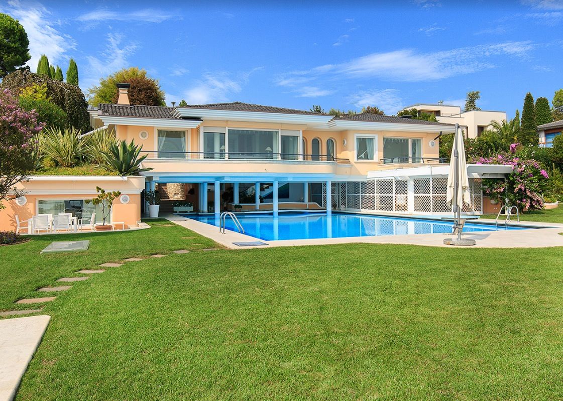 7 bedroom Villa for sale in Lake Garda, Lombardy