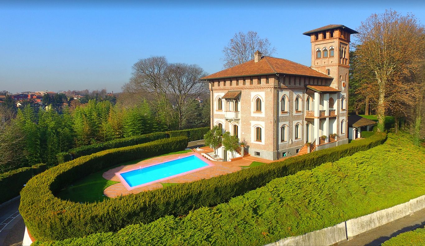 7 bedroom Villa for sale with panoramic view in Milan, Lombardy