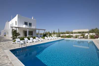 8 bedroom Villa for sale with sea view in Loutraki, Peloponnese
