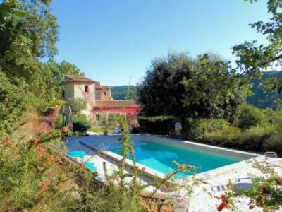 Character 12 bedroom Farmhouse for sale with countryside view in Apt, Cote d'Azur French Riviera