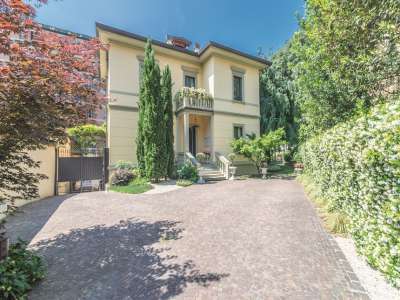 Lovingly Maintained 6 bedroom Villa for sale with countryside view in Monza, Lombardy