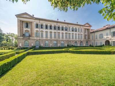Immaculate 7 bedroom Apartment for sale in Lomagna, Lombardy