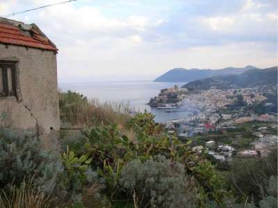 Farmhouse for sale with sea and panoramic views in Lipari, Sicily