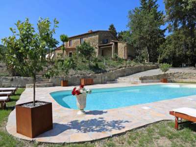 5 bedroom Farmhouse for sale with countryside and panoramic views in Montecatini Val di Cecina, Tuscany
