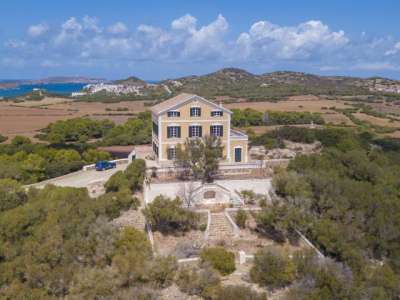 6 bedroom Villa for sale with sea and panoramic views in Es Mercadal, Menorca