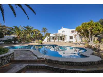 Beautiful 12 bedroom Villa for sale with sea view in Biniarroca, Villacarlos, Menorca