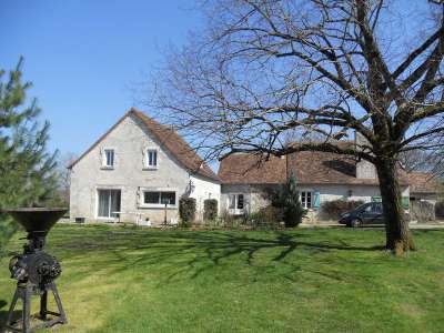 Refurbished 5 bedroom Farmhouse for sale with countryside view in Saint Savin, Midi-Pyrenees