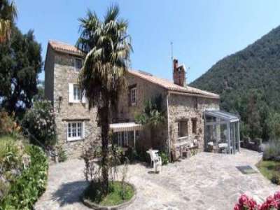 Quiet 7 bedroom Farmhouse for sale with countryside view in Vallespir Area, Languedoc-Roussillon