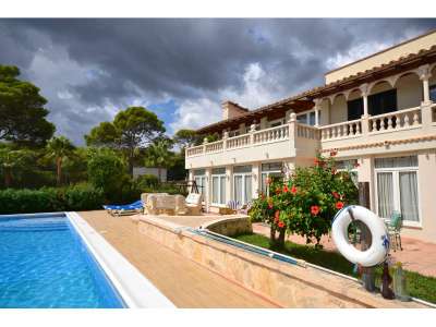 Lovingly Maintained 5 bedroom Villa for sale in Cala Millor, Mallorca