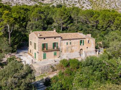 Historical 4 bedroom Manor House for sale with sea view in Cala San Vicente, Pollenca, Mallorca