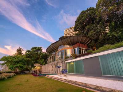Exclusive 6 bedroom Villa for sale with sea view in Batu Ferringhi, Penang