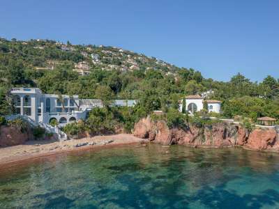 Renovated 7 bedroom Villa for sale with sea view in Antheor, Cote d'Azur French Riviera