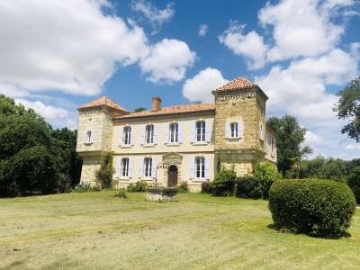 Renovated 7 bedroom Chateau for sale with countryside view in Mauvezin, Midi-Pyrenees