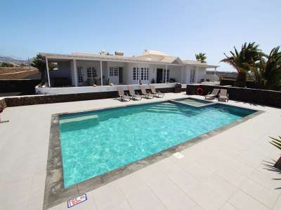 Beautiful 4 bedroom Villa for sale with sea view in Macher, Lanzarote