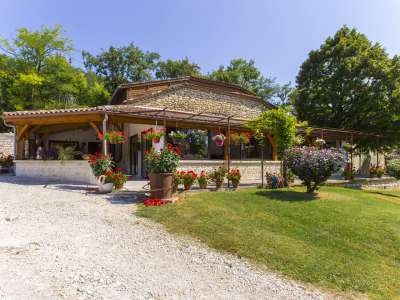 Authentic 8 bedroom House for sale with countryside view in Montcuq, Midi-Pyrenees