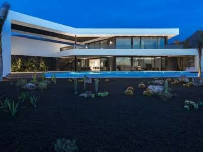 Contemporary 3 bedroom Villa for sale with sea view in Adeje, Tenerife