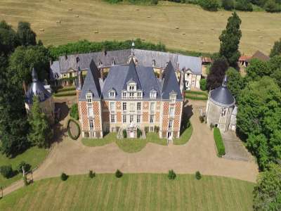 Refurbished 12 bedroom Chateau for sale with countryside view in Le Mans, Pays-de-la-Loire
