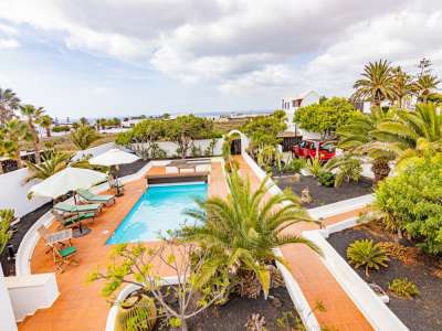 Bright 4 bedroom Villa for sale with sea view in Costa Teguise, Lanzarote