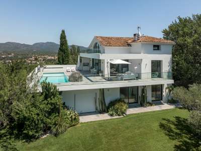 Renovated 4 bedroom Villa for sale with sea view in Saint Raphael, Cote d'Azur French Riviera