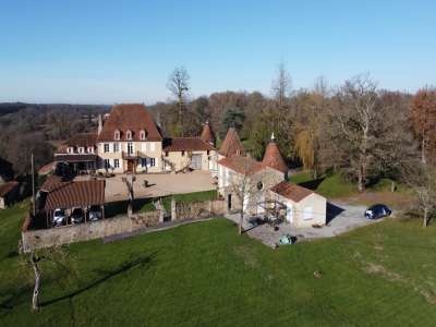 Character 7 bedroom Manor House for sale in Oradour Saint Genest, Limousin