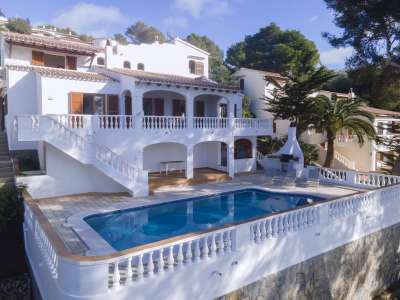 3 bedroom Villa for sale with sea view with Income Potential in Son Bou, Menorca
