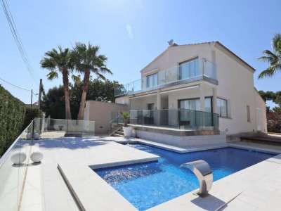 Furnished 3 bedroom Villa for sale with sea view in Llucmajor, Mallorca