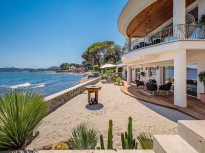 Exclusive 4 bedroom Villa for sale with sea view in Les Issambres, Cote d'Azur French Riviera
