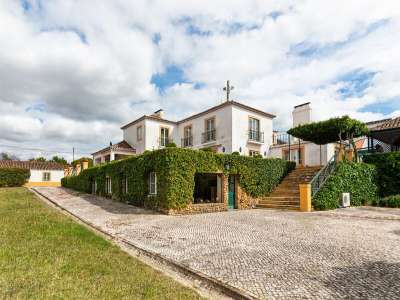 Character 8 bedroom Farmhouse for sale with countryside view in Azeitao, Setubal, Alentejo Southern Portugal