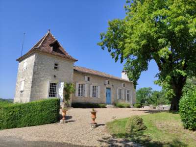 Character 8 bedroom Manor House for sale with countryside view in Castelnau Montratier, Midi-Pyrenees