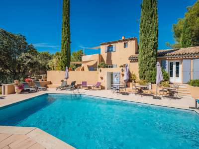 Quiet 10 bedroom Villa for sale with countryside view in Roussillon, Cote d'Azur French Riviera