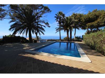 Renovated 4 bedroom Villa for sale with sea view in Torre Soli Nou, Menorca