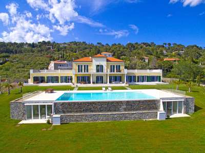 Modernised 8 bedroom Villa for sale with sea view in Cipressa, Liguria