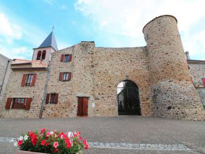 Renovated 6 bedroom Castle for sale with countryside view in Bournoncle Saint Pierre, Auvergne
