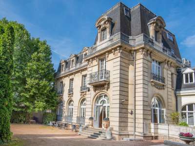 Historical 9 bedroom Chateau for sale with countryside view in Bethune, Nord-Pas-de-Calais