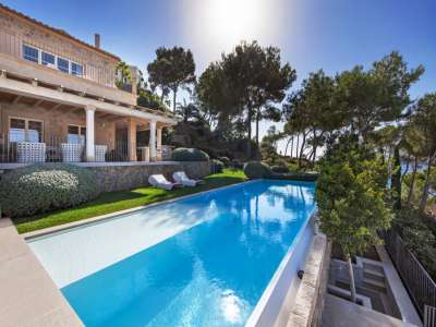 Luxury 6 bedroom Villa for sale with sea view in Camp De Mar, Mallorca