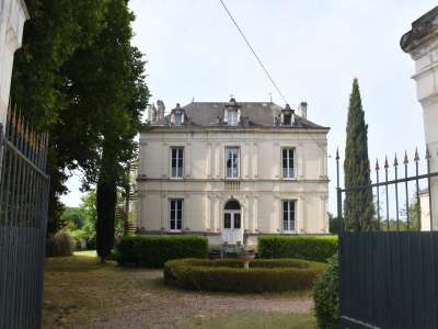 11 bedroom Manor House for sale with Income Potential in Chatillon sur Indre, Centre