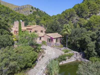 Lovingly Maintained 9 bedroom Farmhouse for sale with panoramic view in Pollenca, Mallorca