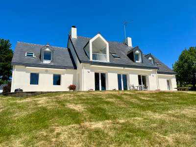 Lovingly Maintained 4 bedroom House for sale with sea view in La Foret Fouesnant, Brittany