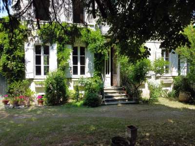 Historical 6 bedroom House for sale in La Rochelle, Poitou-Charentes