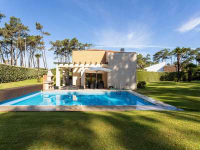 Lovingly Maintained 4 bedroom Villa for sale with countryside view in Ofir, Northern Portugal