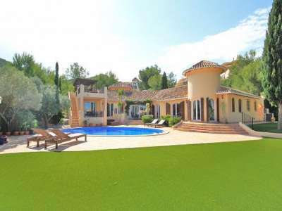 Inviting 4 bedroom Villa for sale in La Manga, Murcia, Murcia